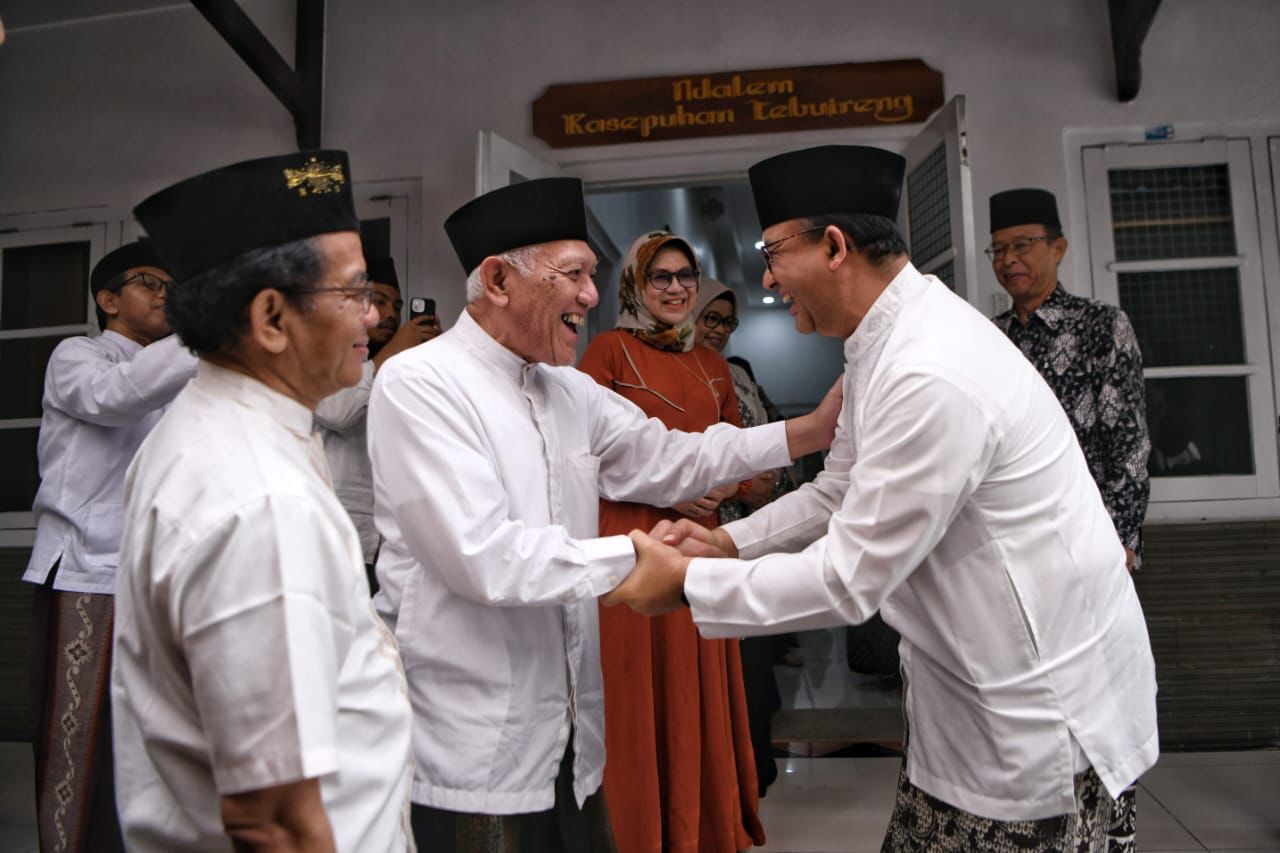 anies ke tebuireng